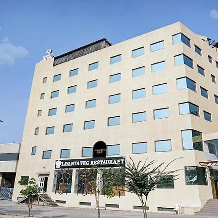L P Regency, Púna Kültér fotó