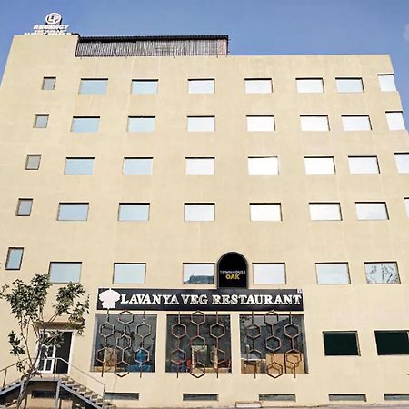 L P Regency, Púna Kültér fotó