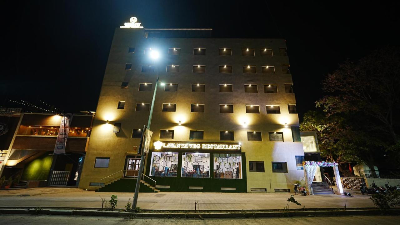 L P Regency, Púna Kültér fotó