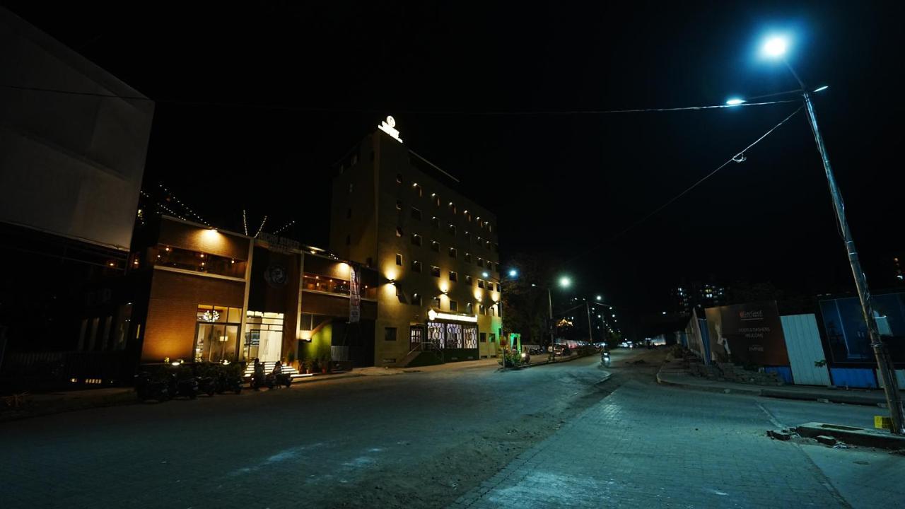 L P Regency, Púna Kültér fotó