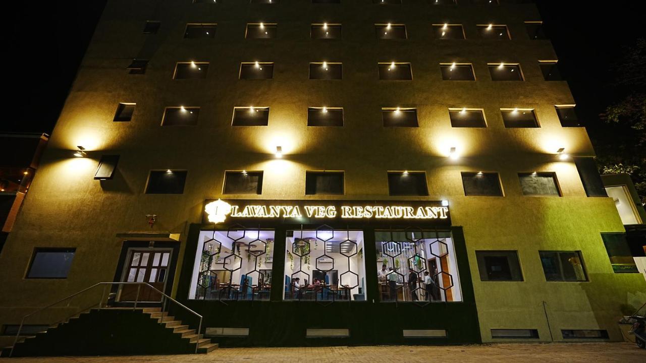L P Regency, Púna Kültér fotó